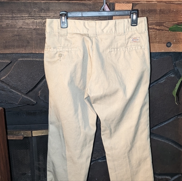 Women's size 30 Classic Dickies Khaki Work Pants - Picture 3 of 7